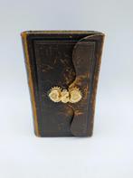Bijbel met gouden knipslot, 1884, Antiek en Kunst, Antiek | Goud en Zilver, Verzenden, Zilver
