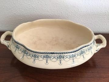 Brocante beboterde terrine/schaal, terre de fer, christaux. beschikbaar voor biedingen