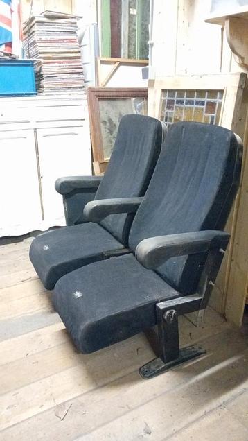 Set van 2 bioscoopstoelen  beschikbaar voor biedingen