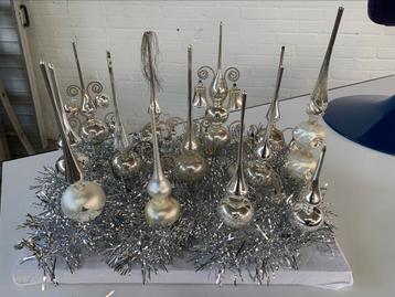 Piek kerstbal piekenplank of los te koop tinsel bel pieken. beschikbaar voor biedingen