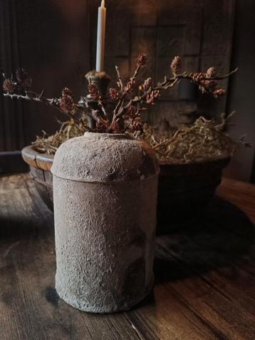 Landelijk pot incl takjes  beschikbaar voor biedingen