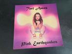 Boek: Tori Amos - Pink Earthquakes - fotoboek, Ophalen of Verzenden, Gelezen, Artiest