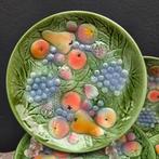 Vintage barbotine aardewerk fruit bord, Antiek en Kunst, Ophalen of Verzenden