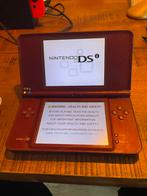 Nintendo DS XL - Nette Staat + Oplader, Spelcomputers en Games, Ophalen of Verzenden, Gebruikt, Rood, Dsi XL