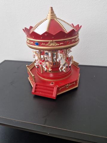 Carrousel met paarden - Kerstdorp decoratie beschikbaar voor biedingen