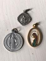 Maria Lourdes medaille 3 stuks zilver en emaille vintage, Verzamelen, Religie, Ophalen of Verzenden, Gebruikt, Sieraad