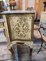 Sierlijk Florentijns Kastje / Ladekast, Ophalen