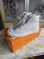 Stoere Nike blazer sneaker, lichtgrijs, maat 39, Nike, Grijs, Ophalen of Verzenden, Zo goed als nieuw