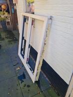 Kunststof raamkozijn, Doe-het-zelf en Verbouw, Kozijnen en Schuifpuien, 75 tot 150 cm, Kunststof, Gebruikt, Raamkozijn