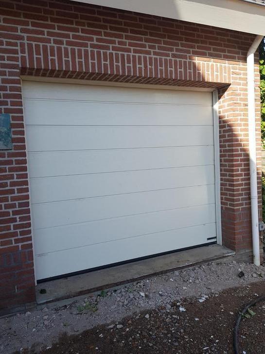Hormann garagedeur met aandrijving en BlueSecur, Doe-het-zelf en Verbouw, Deuren en Horren, Zo goed als nieuw, Garagedeur, 215 cm of meer