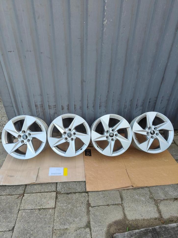 Audi A3 velgen 17" origineel, Auto-onderdelen, Banden en Velgen, Velg(en), Winterbanden, 17 inch, 225 mm, Personenwagen, Gebruikt