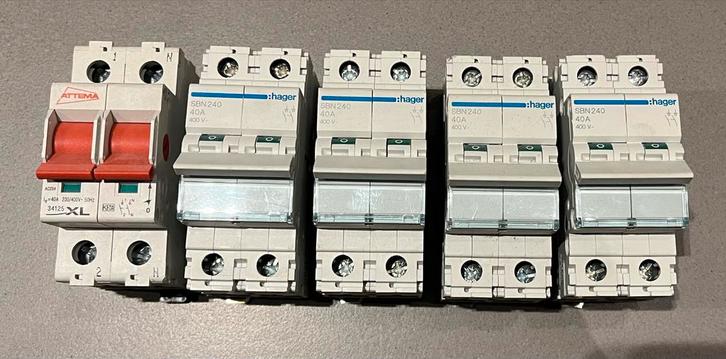 Hoofdschakelaar 40A 2-polig - Hager & Attema, Doe-het-zelf en Verbouw, Elektra en Kabels, Gebruikt, Schakelaar, Ophalen