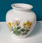 Vintage wildflowers vaasje, Wit, Aardewerk of Porselein, Ophalen of Verzenden, Zo goed als nieuw