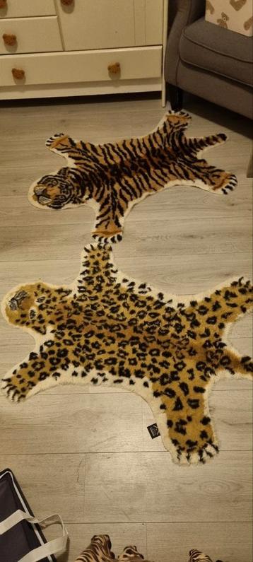 2 kleden voor kinder/ jungle kamer beschikbaar voor biedingen