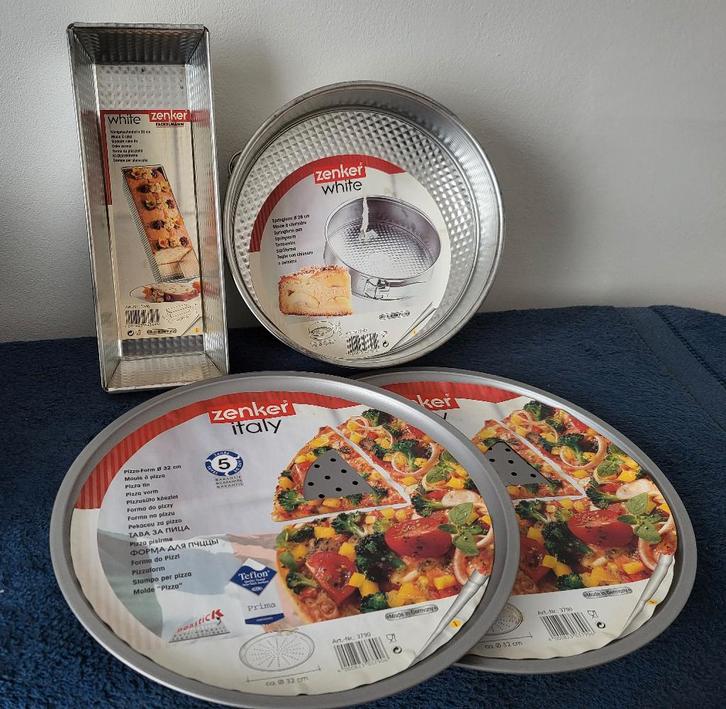 Zenker Cakevorm, Springvorm en 2 Pizza Ovenborden, Huis en Inrichting, Keuken | Keukenbenodigdheden, Verzenden