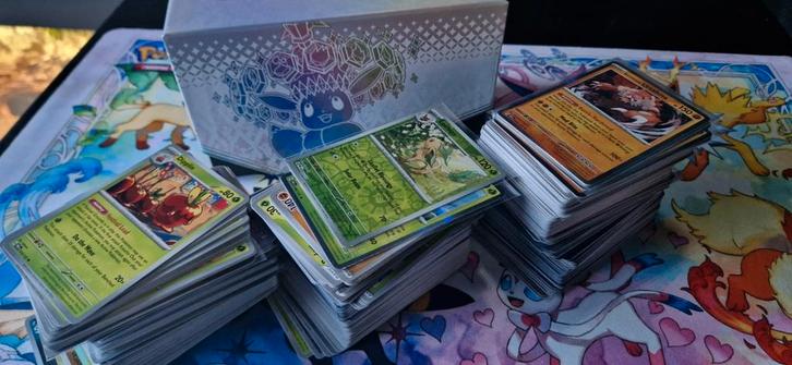 Prismatic Evolutions Pokemonkaarten bulk, Hobby en Vrije tijd, Verzamelkaartspellen | Pokémon, Nieuw, Losse kaart, Foil, Ophalen of Verzenden