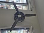 Propeller klok, Ophalen of Verzenden, Zo goed als nieuw, Analoog, Wandklok
