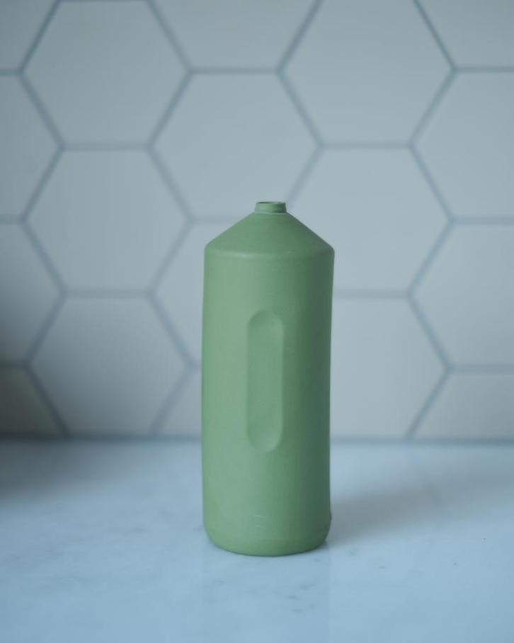 Foekje Fleur bottle vase groen, Huis en Inrichting, Woonaccessoires | Vazen, Zo goed als nieuw, Groen, Minder dan 50 cm, Glas
