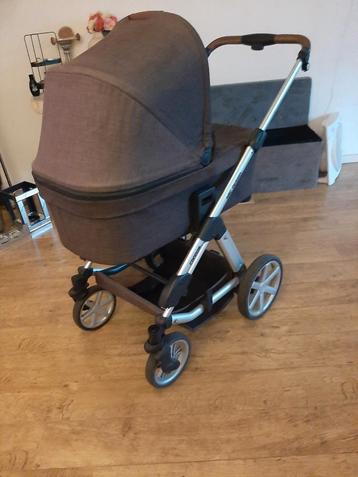 Zeer nette abc design kinderwagen drie delig beschikbaar voor biedingen
