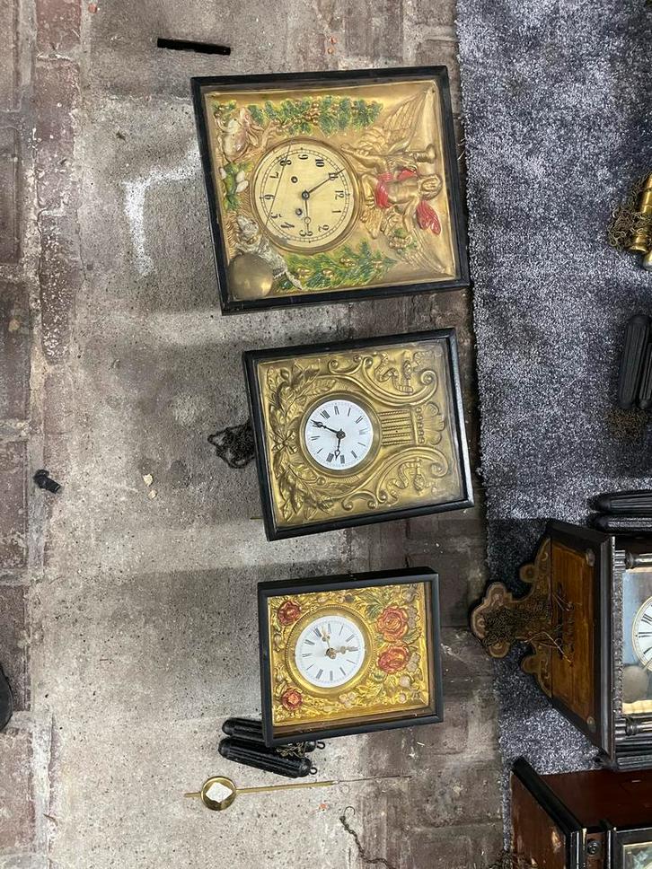 3 Antieke Schwarzwalder Klokken - Latoenkoper, Antiek en Kunst, Antiek | Klokken, Ophalen of Verzenden
