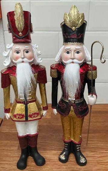 Set van 2 notenkrakers uit kunststof (41,5 cm) beschikbaar voor biedingen