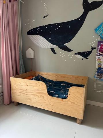 Peuterbed Fins vuren handgemaakt incl. matras en dekbed beschikbaar voor biedingen
