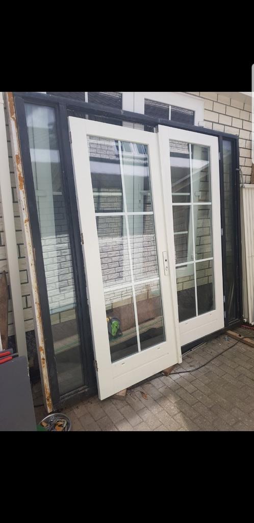 Tuindeuren 3 punt sluiting en zijlichte en kozijn, Doe-het-zelf en Verbouw, Kozijnen en Schuifpuien, Zo goed als nieuw, Deurkozijn