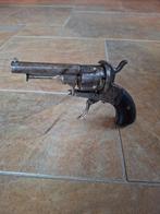 Vrijgesteld 7 mm penvuur revolver, Antiek en Kunst, Antiek | Overige Antiek, Ophalen of Verzenden