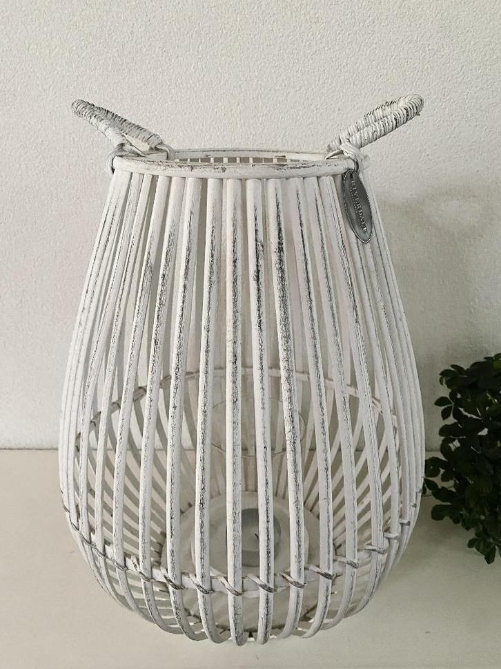 002 - Windlicht Rotan - Riverdale, Huis en Inrichting, Woonaccessoires | Kandelaars en Kaarsen, Zo goed als nieuw, Kandelaar, 25 tot 50 cm
