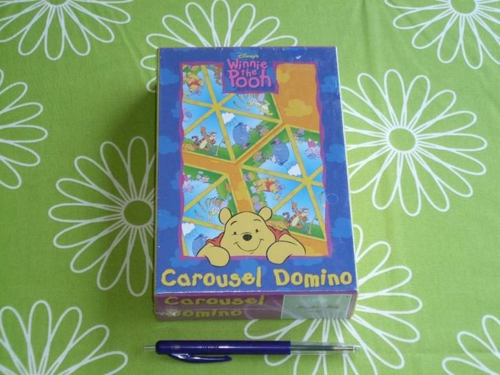 Nieuw in seal: Carousel Domino van Winnie de Poeh, Hobby en Vrije tijd, Gezelschapsspellen | Overige, Nieuw, Een of twee spelers