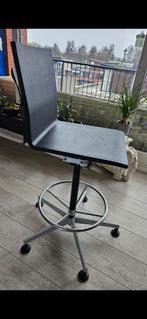 Design Vitra 04  hoge bureaustoel evt met hangend bureau, Bureaustoel, Zo goed als nieuw, Ophalen