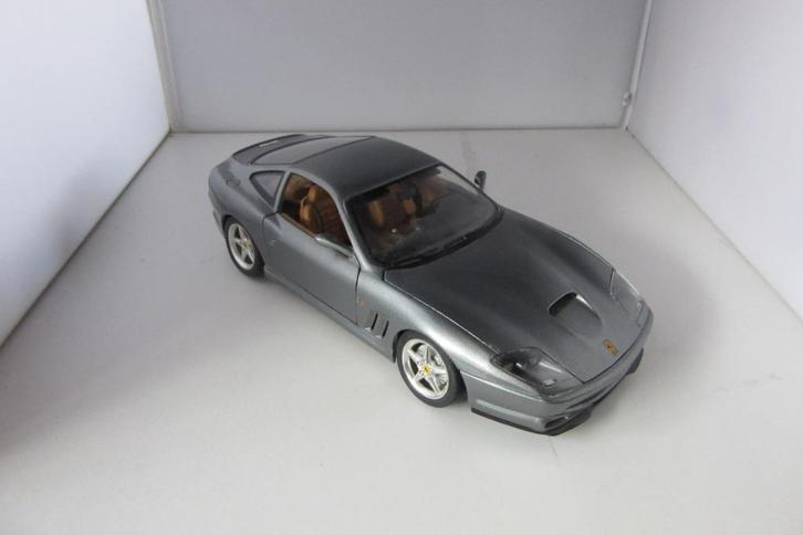 Ferrari 550 Maranello 1996 1;18, Hobby en Vrije tijd, Modelauto's | 1:18, Zo goed als nieuw, Auto, Bburago, Ophalen of Verzenden