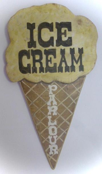 Groot houten reclamebord / ijssalon / Ice Cream Parlour beschikbaar voor biedingen