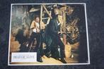 LOBBY CARD   DEAD OR ALIVE     AFM. 29 BIJ 23 CM, Verzamelen, Film en Tv, Foto of Kaart, Gebruikt, Ophalen of Verzenden, Film