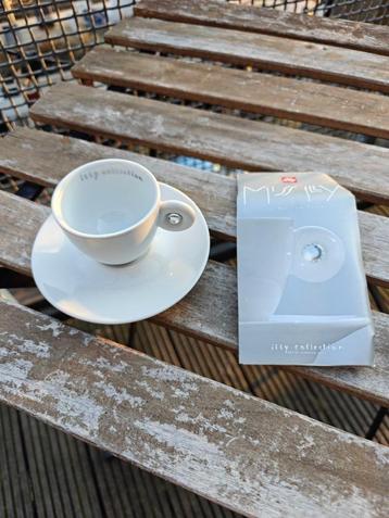 Miss Illy espresso kop en schotel beschikbaar voor biedingen