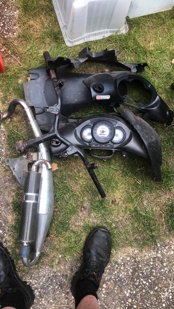 Bromfiets aprilia beschikbaar voor biedingen
