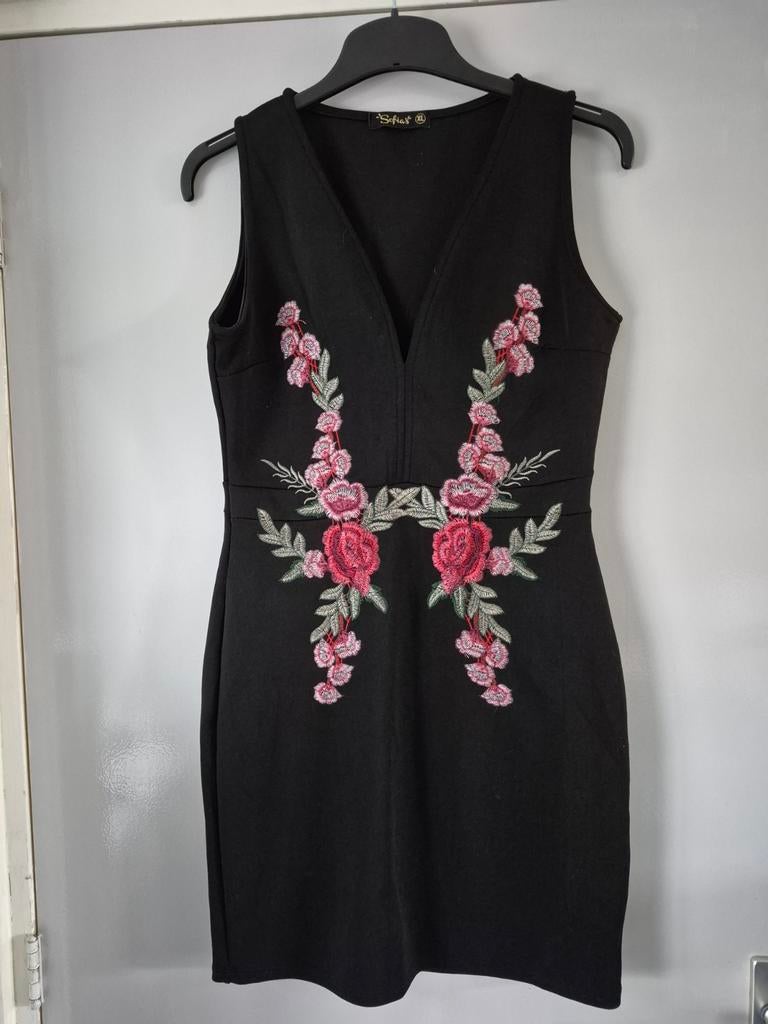 Zwarte nieuwe jurk met borduursels - Maat XL, Zwart, Maat 46/48 (XL) of groter, Nieuw, Ophalen of Verzenden