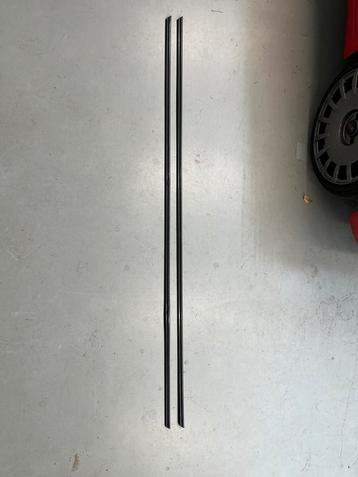 Sierstrip onderzijde onder deur Volvo 240 242 244 245 beschikbaar voor biedingen