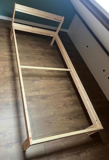 IKEA Neiden bed + Luröy lattenbodem - afbeelding 4