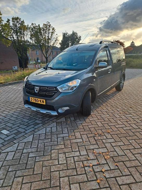 Dacia Dokker 1.2 Tce 115pk S&S 2017 Grijs, Auto's, Dacia, Particulier, Dokker, Benzine, MPV, Handgeschakeld, Geïmporteerd, Zilver of Grijs