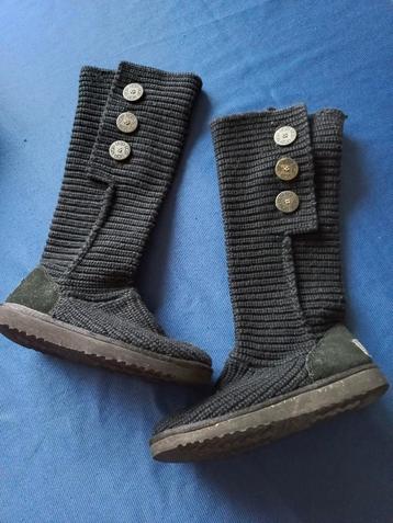 UGG Classic Cardy laarzen - zwart - Gebreid- maat 38 beschikbaar voor biedingen
