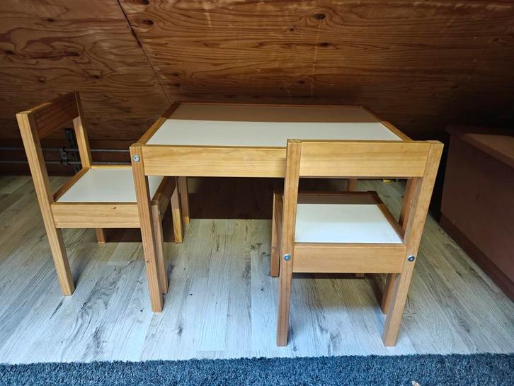 Kindertafel met 2 stoelen, Kinderen en Baby's, Kinderkamer | Tafels en Stoelen, Ophalen