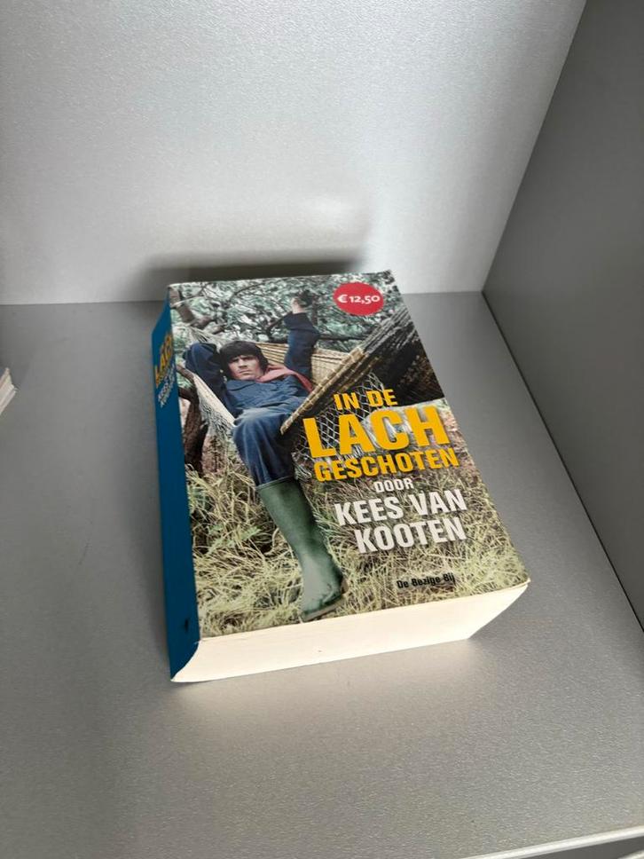 In de Lach Geschoten - Kees van Kooten, Boeken, Humor, Gelezen, Ophalen of Verzenden