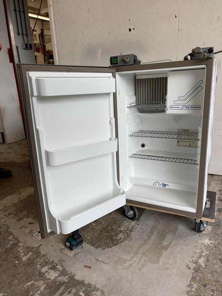Koelkast – Electrolux RM 4230 (gas / 12V / 230V), Caravans en Kamperen, Caravan accessoires, Gebruikt, Ophalen