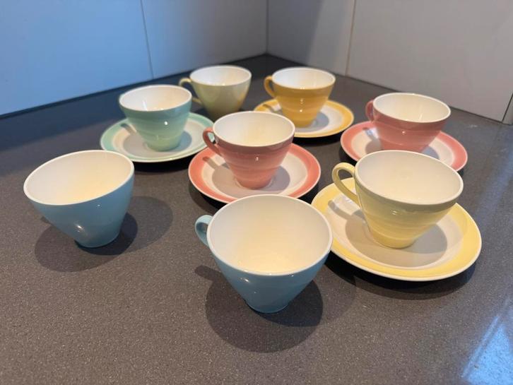 Kopjes en schotels Petrus Regout Maastricht pastel, Antiek en Kunst, Antiek | Servies los, Ophalen of Verzenden