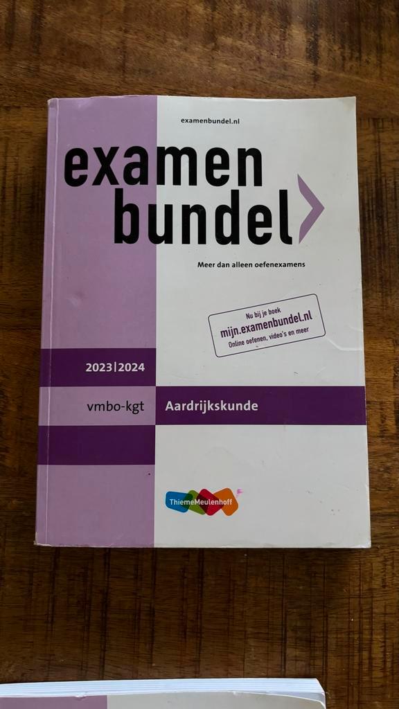 Aardrijkskunde VMBO Examenbundel + Samengevat 2023/24, Boeken, Schoolboeken, Zo goed als nieuw, Aardrijkskunde, VMBO, Ophalen of Verzenden