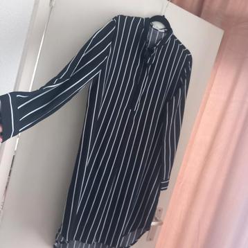 Zwarte tuniek, maat L, zo goed als nieuw! beschikbaar voor biedingen