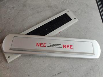 RVS Brievenbus met veer en tochtwering - Zo Goed Als Nieuw! beschikbaar voor biedingen