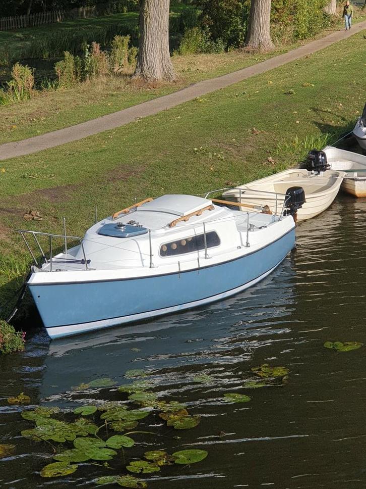 Nette erg complete kajuitzeilboot zsm weg!!!, Watersport en Boten, Zeilen en Zeiltoebehoren, Zo goed als nieuw, Minder dan 15 m²