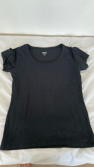 Zwart shirt ronde hals maat 44 beschikbaar voor biedingen